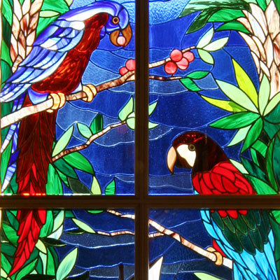 DECORATIVE STAINED GLASS „BAY WITH SAILBOATS AND PARROT“, DIMENSIONS 120x300 cm, ARTIST: RADEK PÁNÍK, 2008